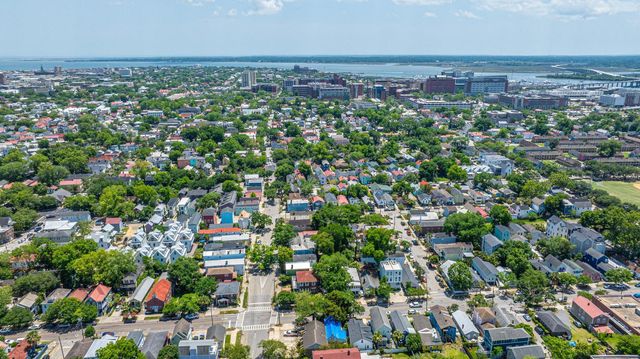 200 Fishburne Street, Charleston, SC 29403
