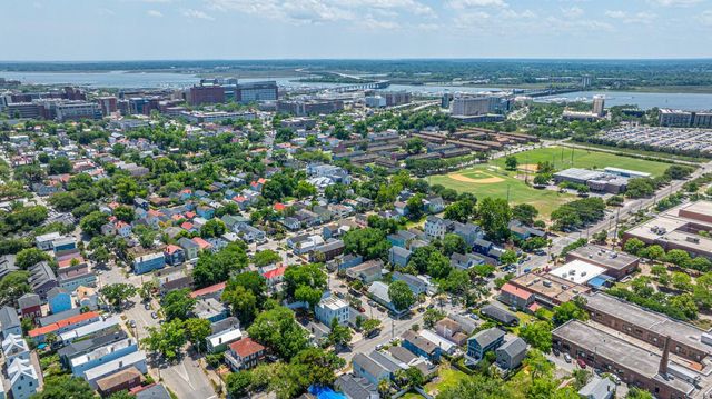 200 Fishburne Street, Charleston, SC 29403