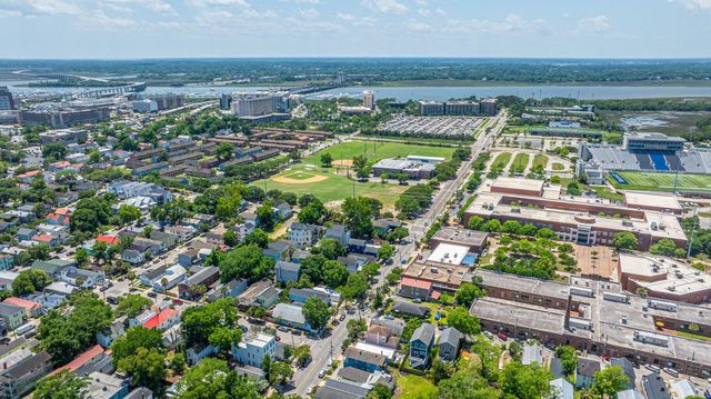 200 Fishburne Street, Charleston, SC 29403