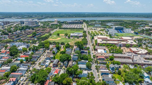 200 Fishburne Street, Charleston, SC 29403