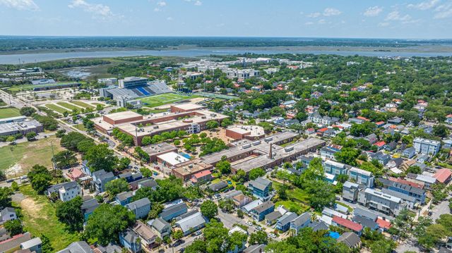 200 Fishburne Street, Charleston, SC 29403