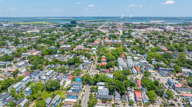 200 Fishburne Street, Charleston, SC 29403