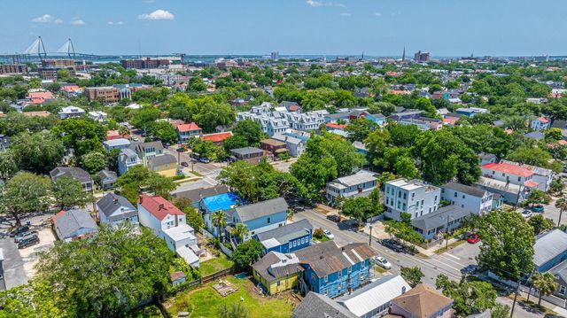 200 Fishburne Street, Charleston, SC 29403