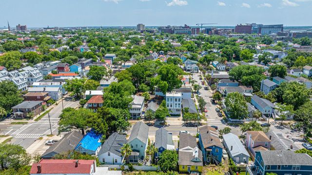 200 Fishburne Street, Charleston, SC 29403