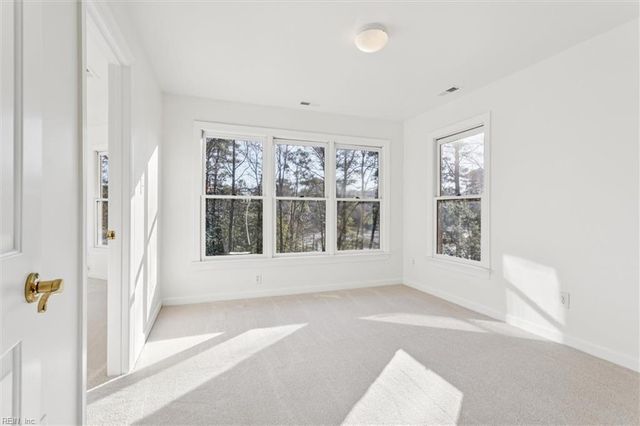 172 Point Heron DR, Newport News, VA 23606