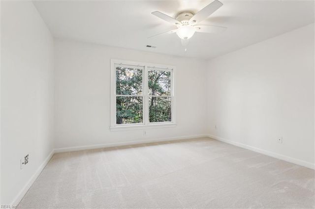 172 Point Heron DR, Newport News, VA 23606