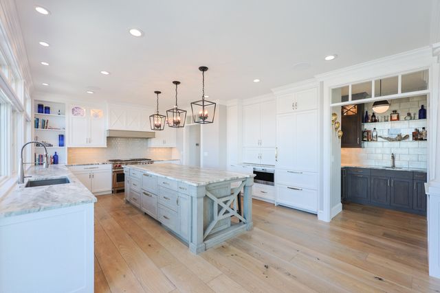 18 Strandway Way, West Harwich, MA 02671