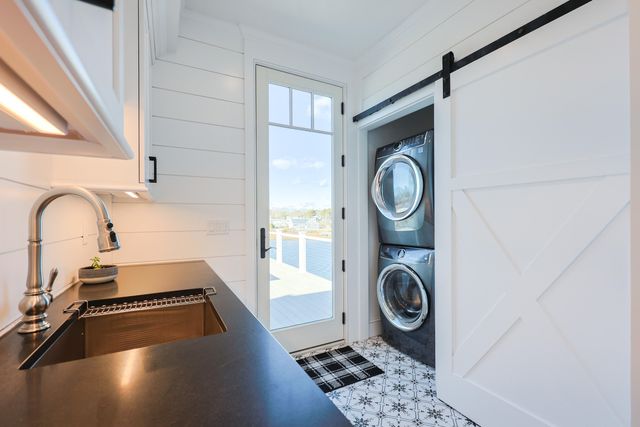 18 Strandway Way, West Harwich, MA 02671