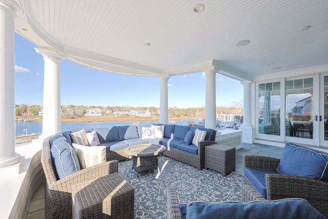 18 Strandway Way, West Harwich, MA 02671