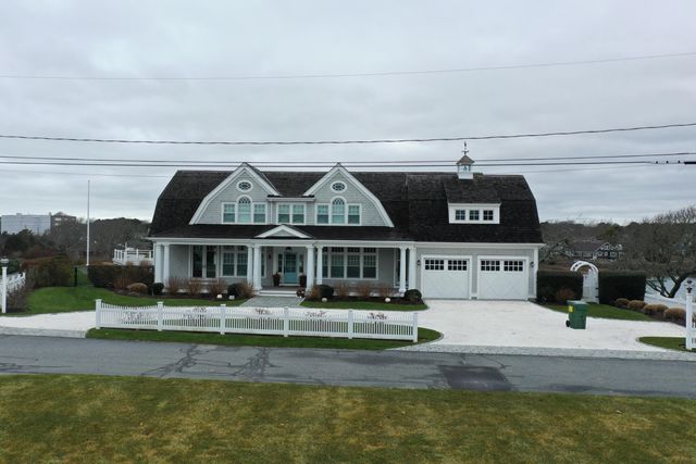 18 Strandway Way, West Harwich, MA 02671
