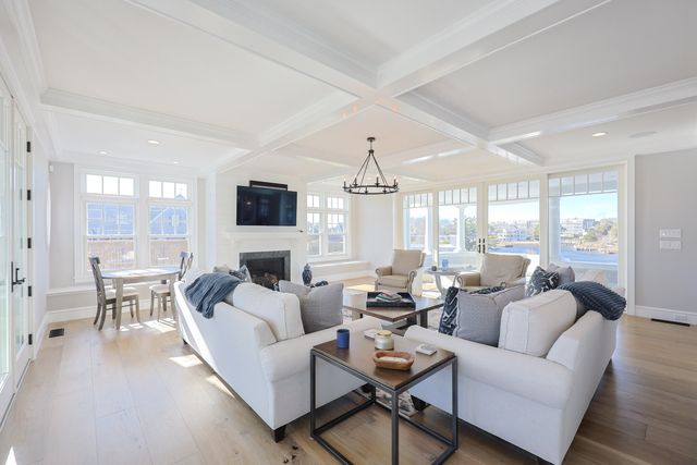 18 Strandway Way, West Harwich, MA 02671