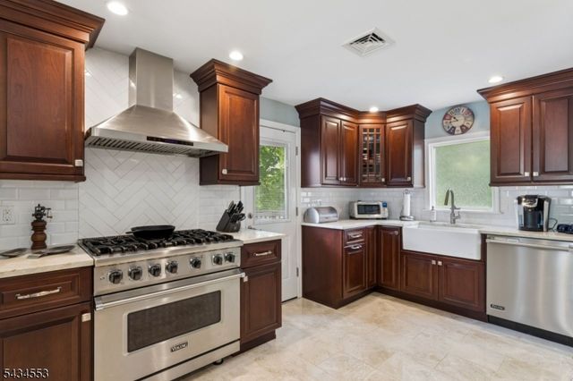 10 Church Ln, Montville Twp., NJ 07082