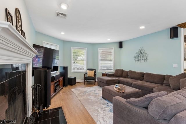 10 Church Ln, Montville Twp., NJ 07082