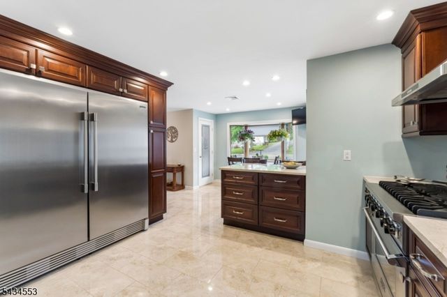 10 Church Ln, Montville Twp., NJ 07082
