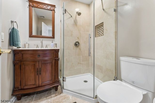10 Church Ln, Montville Twp., NJ 07082