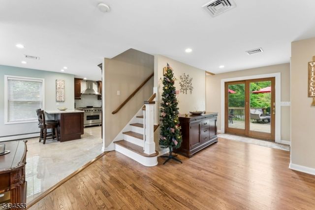 10 Church Ln, Montville Twp., NJ 07082