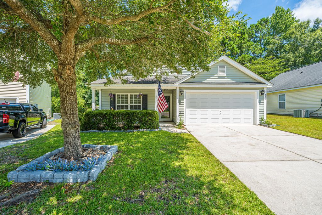224 Myrtle Way, Summerville, SC 29483