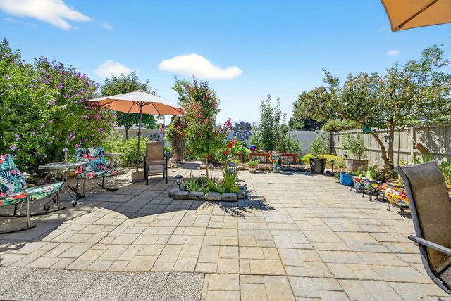 2918 Brookdale Drive, Central Point, OR 97502