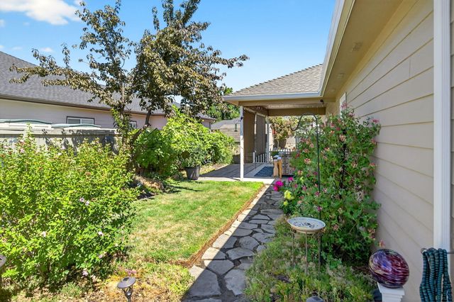 2918 Brookdale Drive, Central Point, OR 97502