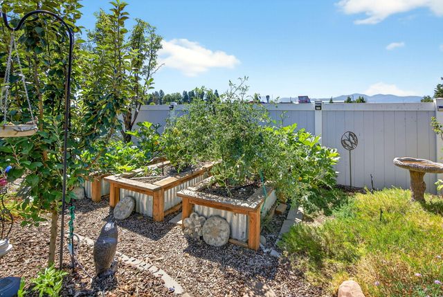 2918 Brookdale Drive, Central Point, OR 97502