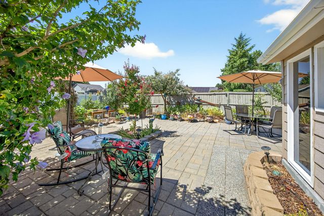 2918 Brookdale Drive, Central Point, OR 97502