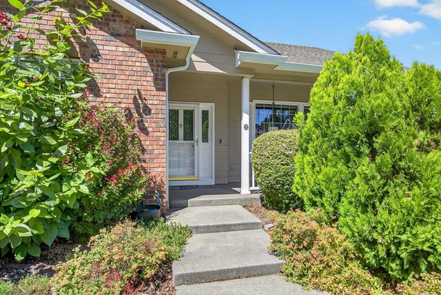 2918 Brookdale Drive, Central Point, OR 97502