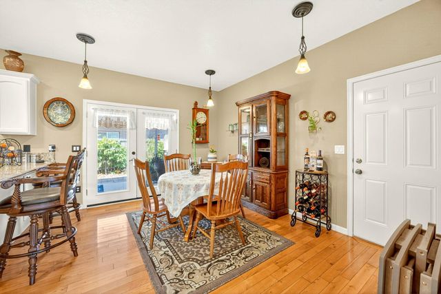 2918 Brookdale Drive, Central Point, OR 97502