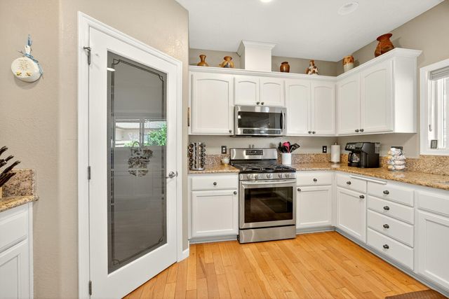 2918 Brookdale Drive, Central Point, OR 97502