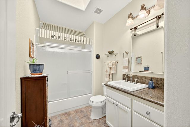 2918 Brookdale Drive, Central Point, OR 97502