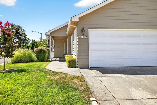 2918 Brookdale Drive, Central Point, OR 97502