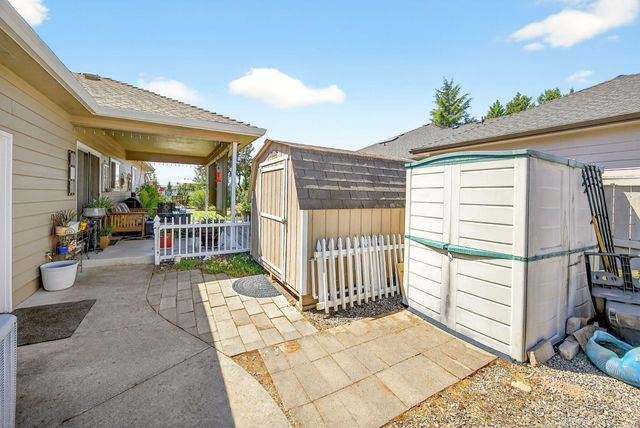 2918 Brookdale Drive, Central Point, OR 97502