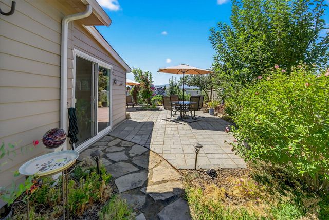 2918 Brookdale Drive, Central Point, OR 97502