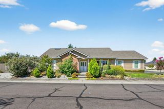 2918 Brookdale Drive, Central Point, OR 97502