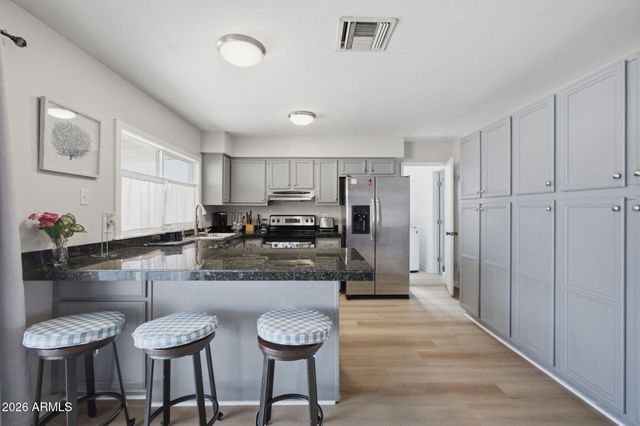 2329 E CONCORDA Drive, Tempe, AZ 85282