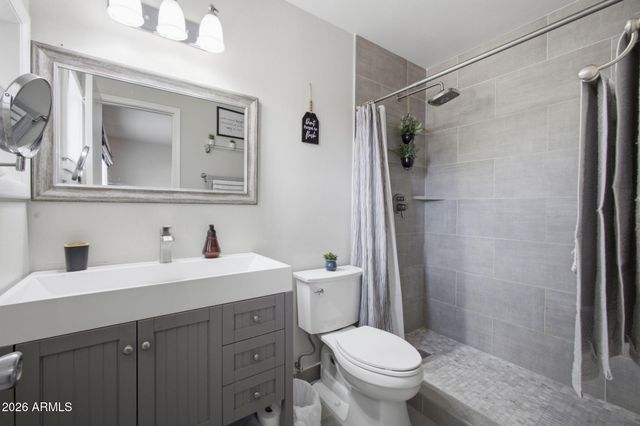 2329 E CONCORDA Drive, Tempe, AZ 85282