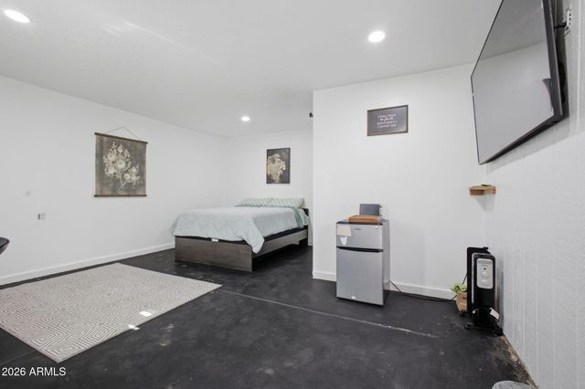 2329 E CONCORDA Drive, Tempe, AZ 85282