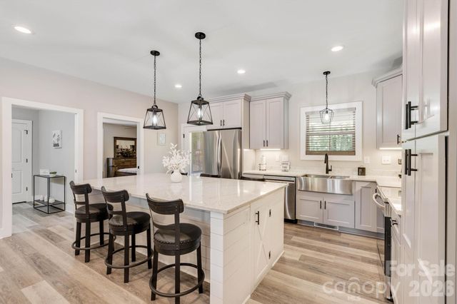 1203 Summerhill Street SW, Lenoir, NC 28645