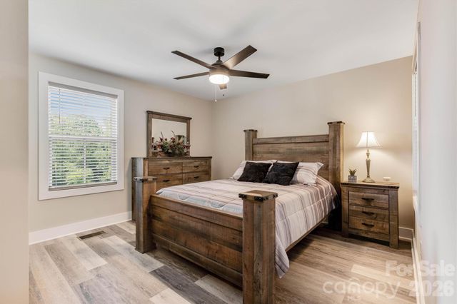1203 Summerhill Street SW, Lenoir, NC 28645