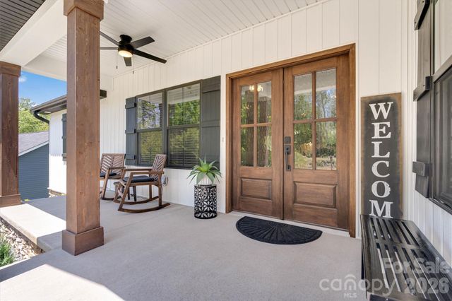 1203 Summerhill Street SW, Lenoir, NC 28645