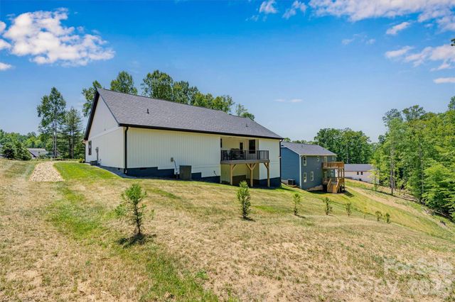1203 Summerhill Street SW, Lenoir, NC 28645