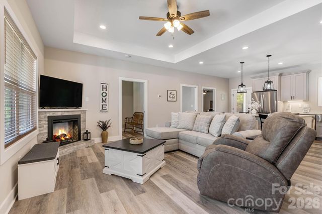1203 Summerhill Street SW, Lenoir, NC 28645