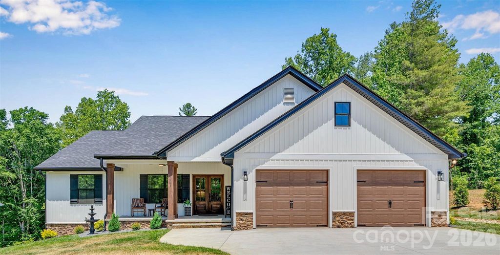 1203 Summerhill Street SW, Lenoir, NC 28645
