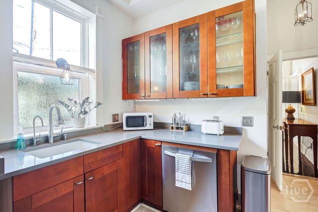 1815 Barnard Street, Savannah, GA 31401