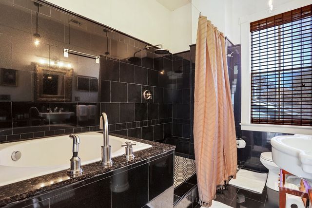 1815 Barnard Street, Savannah, GA 31401