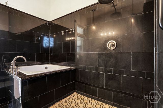 1815 Barnard Street, Savannah, GA 31401