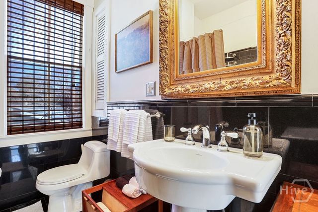 1815 Barnard Street, Savannah, GA 31401