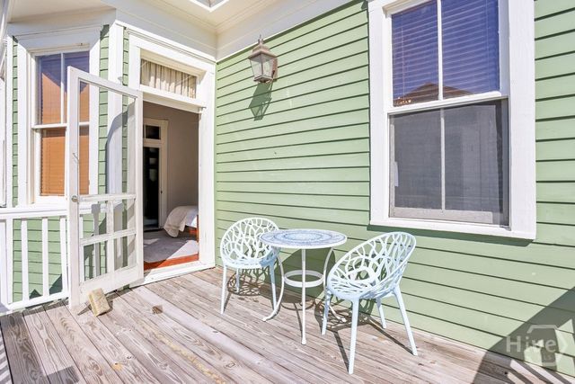 1815 Barnard Street, Savannah, GA 31401