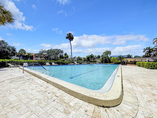 1551 NE 13th Terrace A16, Jensen Beach, FL 34957