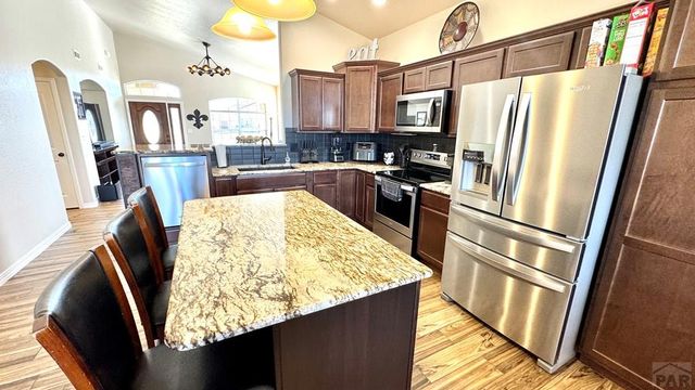 921 Plumcrest Dr, Pueblo, CO 81005