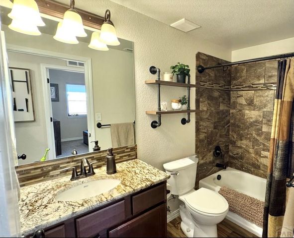 921 Plumcrest Dr, Pueblo, CO 81005